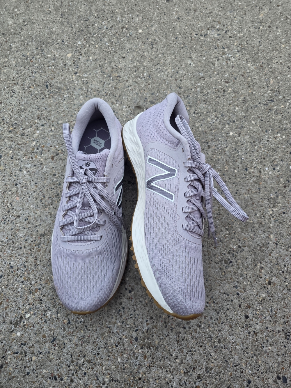 New Balance Women's Lavender Sneaker Women Size 8.5 - Picture 4 of 12
